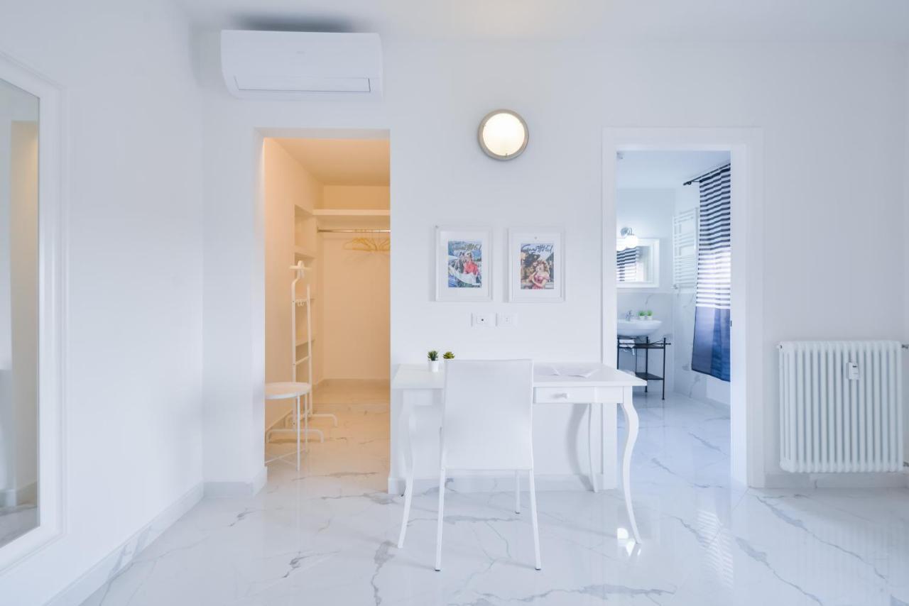 New Central Apartment & Rooms 蒙特卡蒂尼泰尔梅 外观 照片